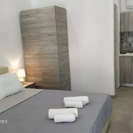 Strawberry Skiathos Vendégház Ajía Paraszkeví