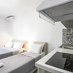 Strawberry Skiathos Πανσιόν