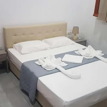 Strawberry Skiathos 4*