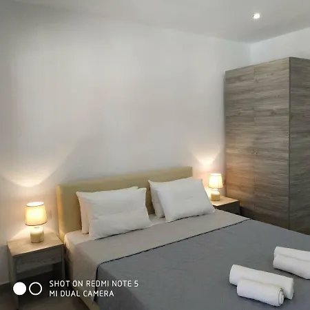 Strawberry Skiathos Gæstehus Agia Paraskevi (Skiathos)