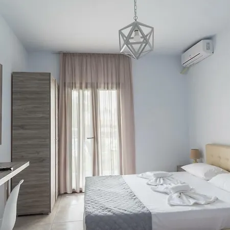 Strawberry Skiathos Pensiune 2*