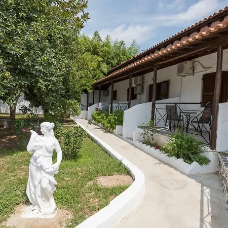 Strawberry Skiathos Konukevi