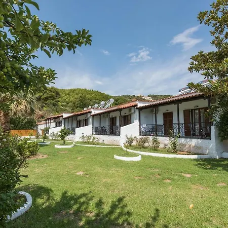 Strawberry Skiathos Konukevi 4*