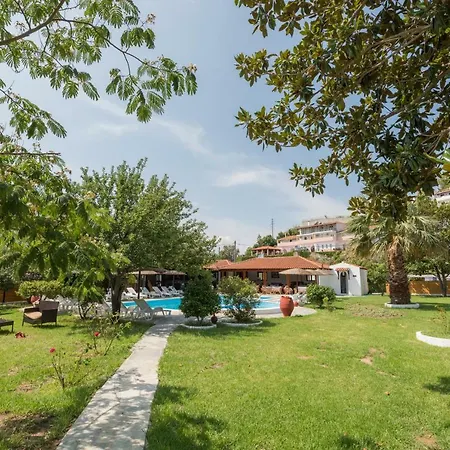 Strawberry Skiathos 4* אגיה פאראסקבי