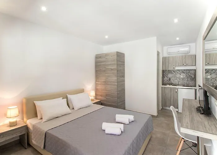 Konukevi Strawberry Skiathos 4*