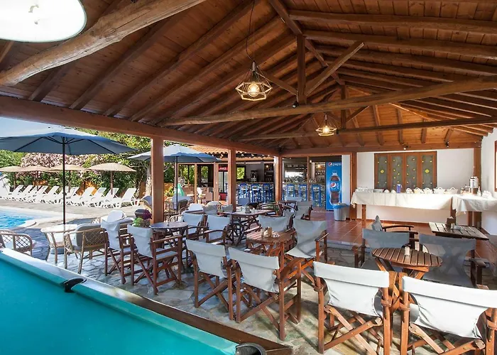 Strawberry Skiathos Konukevi 4*