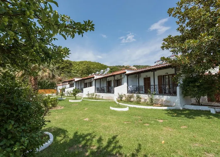 Strawberry Skiathos Konukevi 4*