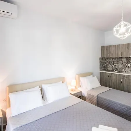 بيت ضيافة Strawberry Skiathos أغيا باراسكيفي