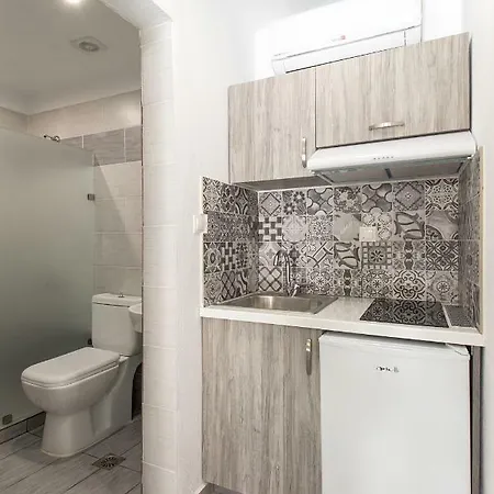 Strawberry Skiathos 4* أغيا باراسكيفي