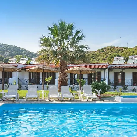 Guest house Strawberry Skiathos 2*