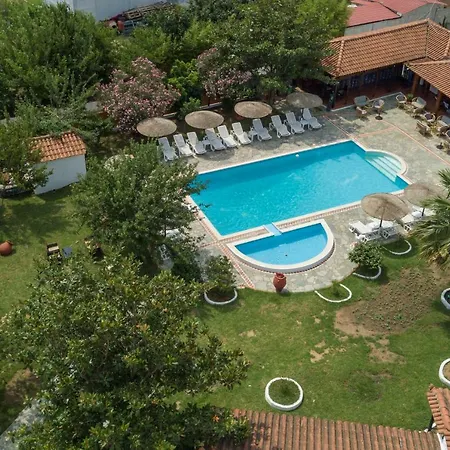 بيت ضيافة Strawberry Skiathos أغيا باراسكيفي