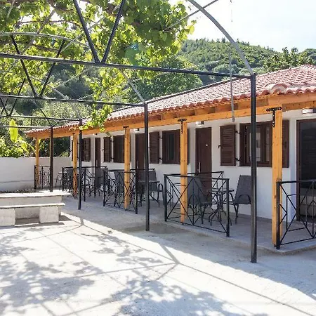 Strawberry Skiathos Guest house 2*
