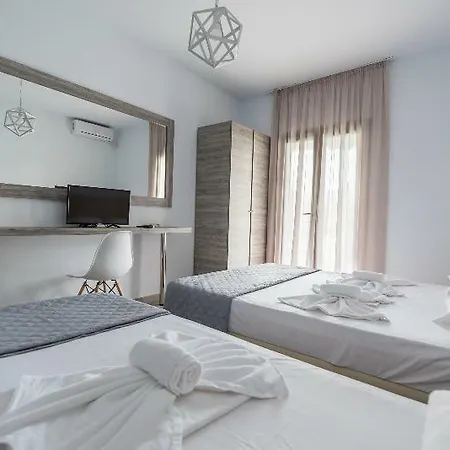 Guest house Strawberry Skiathos 2*
