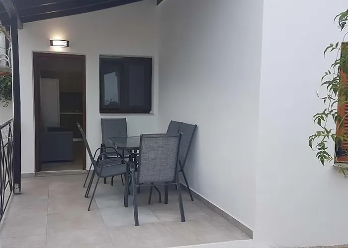 Strawberry Skiathos Guest house Agia Paraskevi (Skiathos)