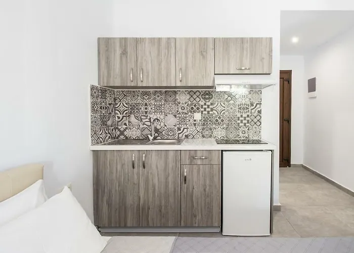 Guest house Strawberry Skiathos 4*