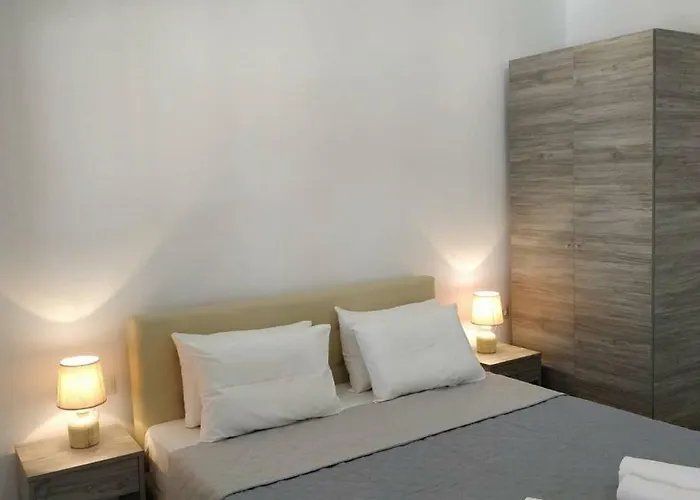 Strawberry Skiathos Guest house Agia Paraskevi (Skiathos)