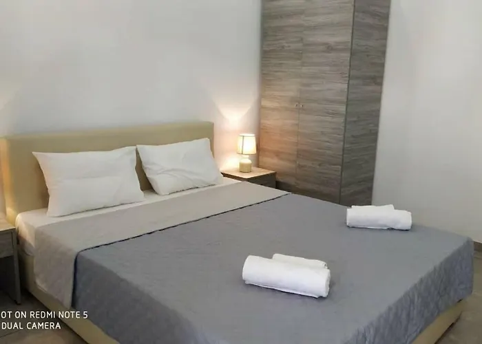 Strawberry Skiathos Guest house Agia Paraskevi (Skiathos)