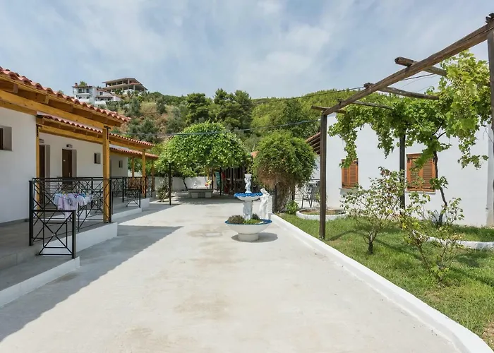 Strawberry Skiathos Guest house 4*