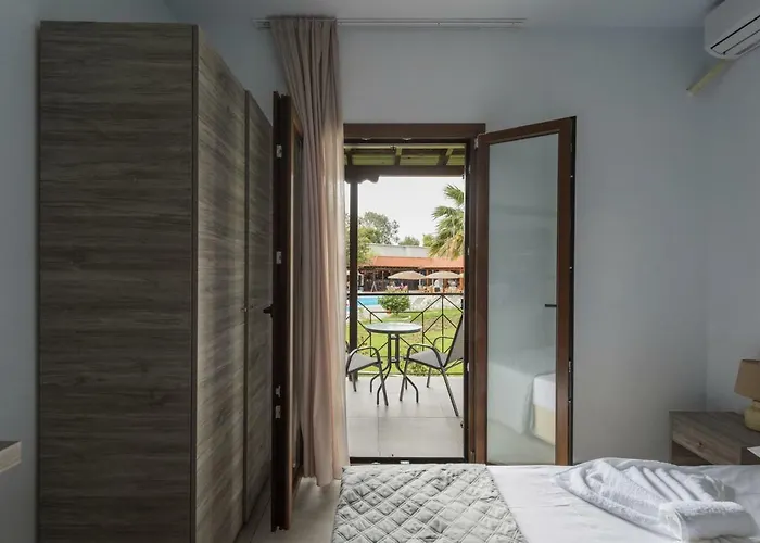 Strawberry Skiathos Guest house Agia Paraskevi (Skiathos)